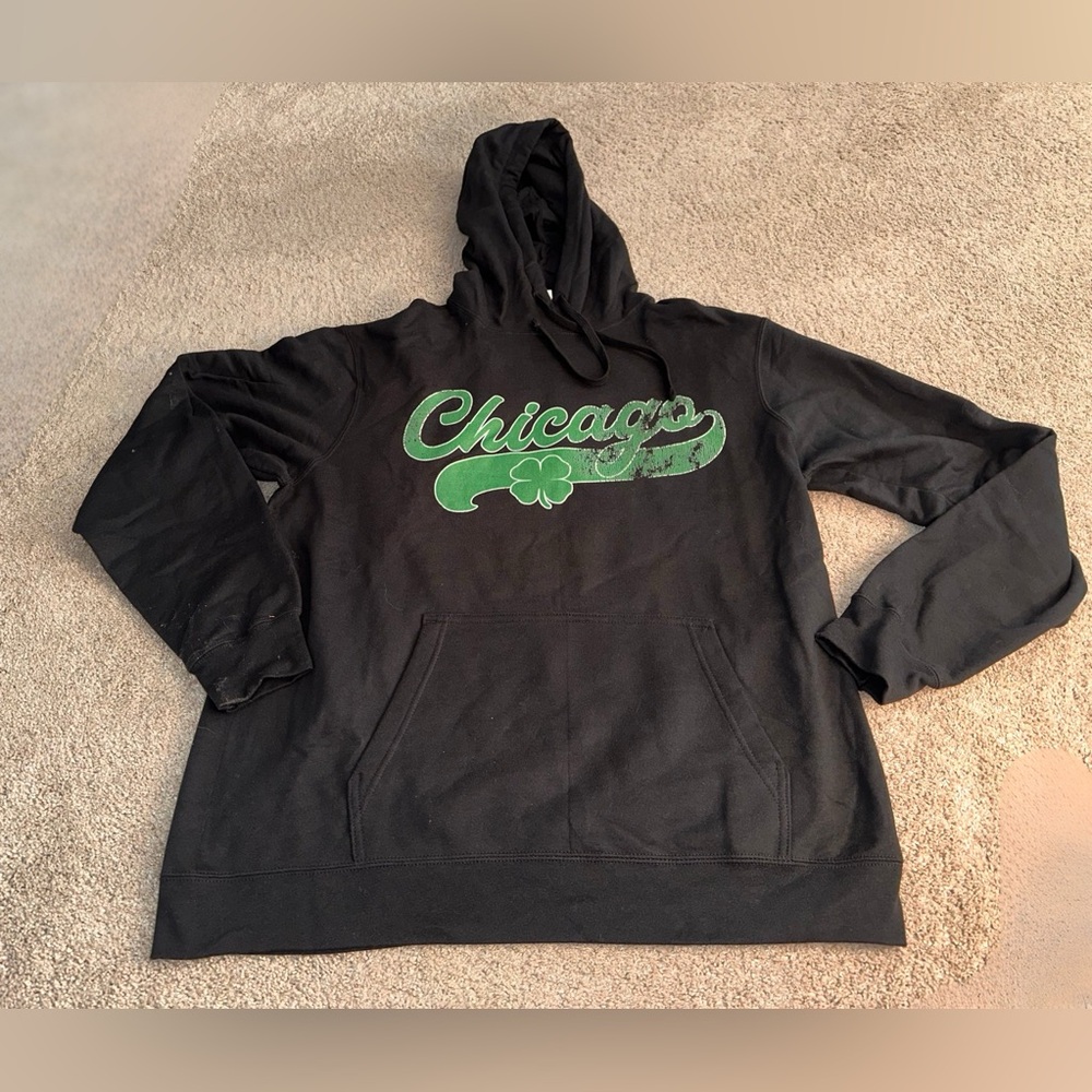 NWOT Unisex Chicago St. Patrick’s Day Pullover Hoodie. Size L